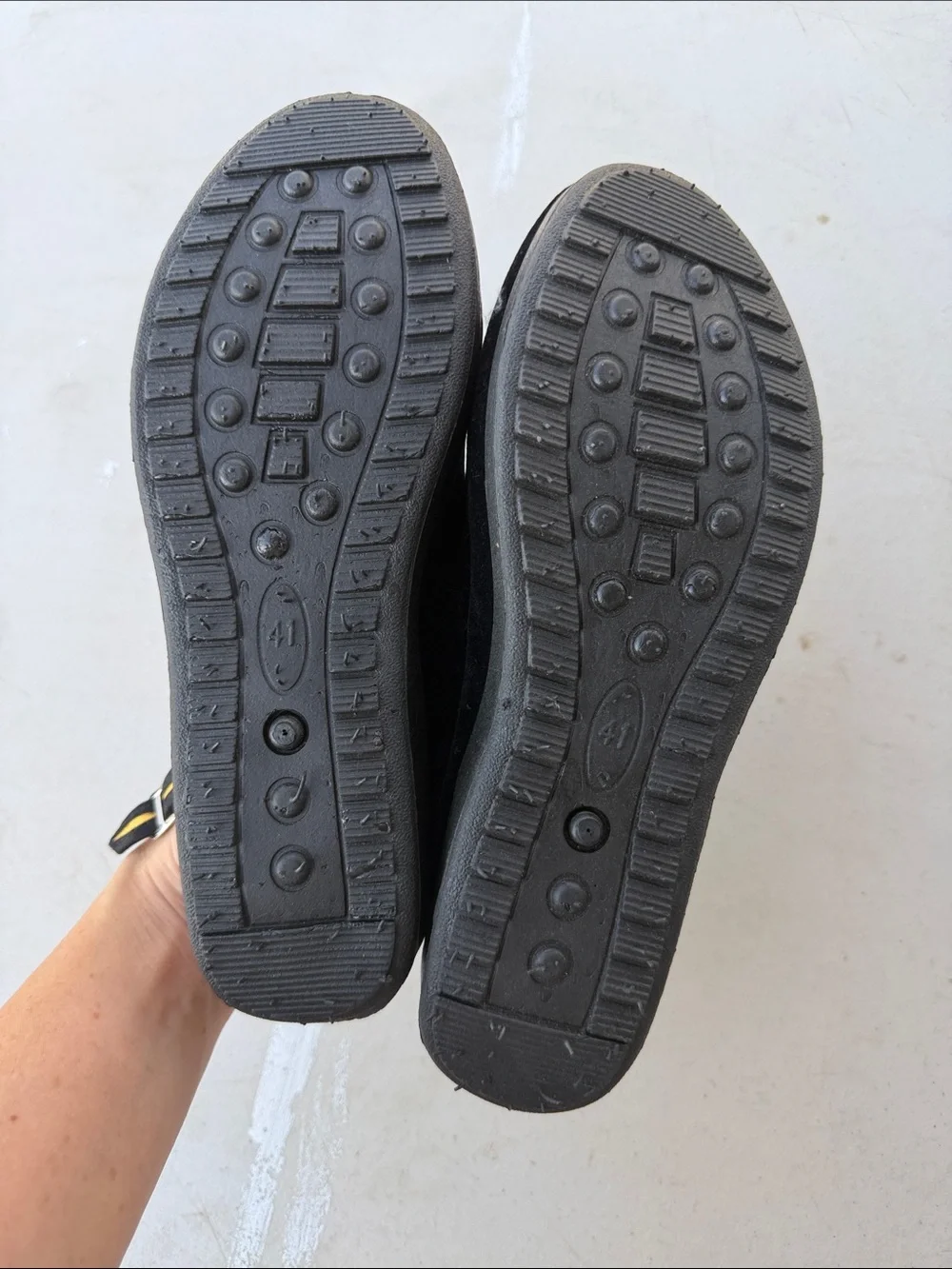 Postor Classic Black Velvet Mary Jane Flats with Ankle Strap